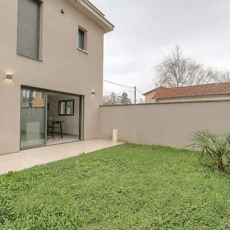 Maison Chaleureuse Avec Jardin * Villeurbanne