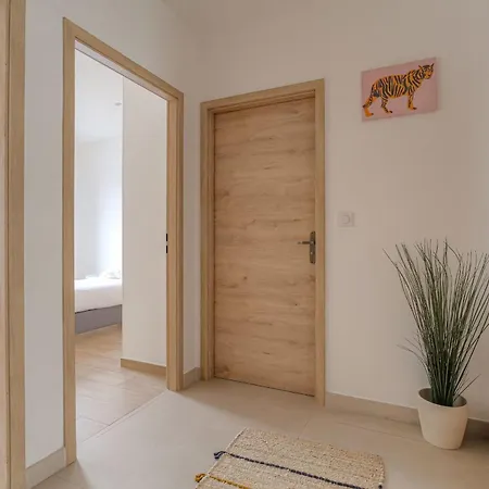 Maison Chaleureuse Avec Jardin Feriehus Villeurbanne